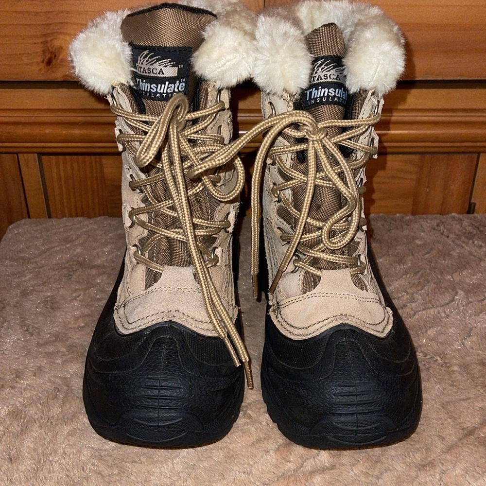 Itasca CedarThinsulate Women’s winter sz 6 part leather upper.